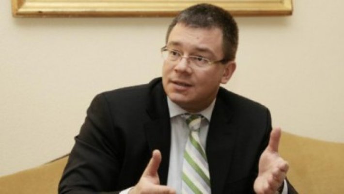 Mihai Răzvan Ungureanu pierde teren în sondaje
